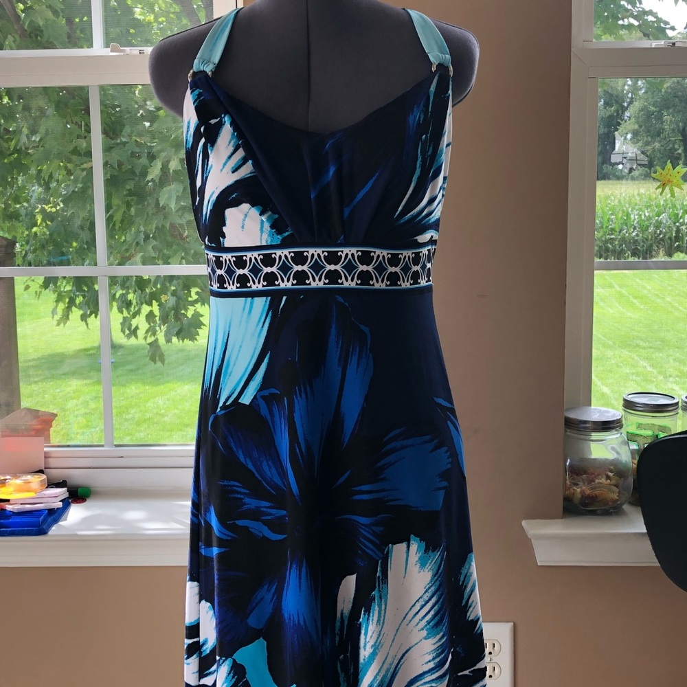 Blue/black sleeveless dress